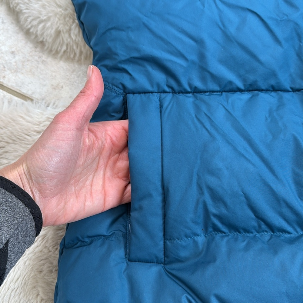 Athleta Downtown Puffer Vest Down in Dark Sardina Blue / Teal Small Semi Fitted - Picture 6 of 14